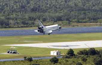 Bild: Landung des Spaceshuttles Discovery; Credit: ChrisMiller/SpaceflightNow