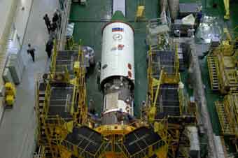 Programm M-63 Mating mit Fairing 3; Credit: Energia