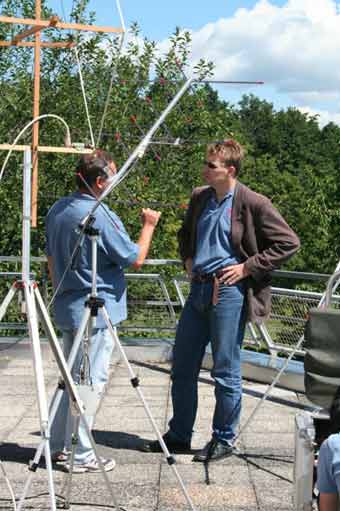 Michael Taraba und Norbert Frischauf im Antennenwald