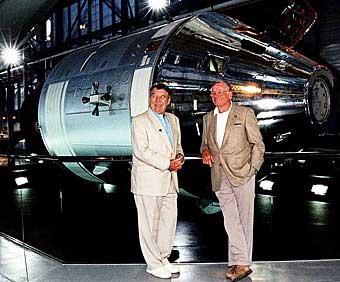 Wally Schirra und Neil Armstrong