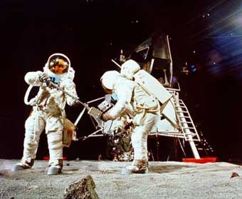 22.4.1967: Armstrong und Aldrin trainieren in Houston f�r die Mondlandung